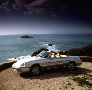 Alfa Romeo Spider 1990 года 